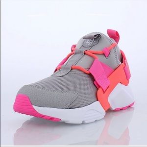 Nike Neon Pink and Gray Huaraches 💕